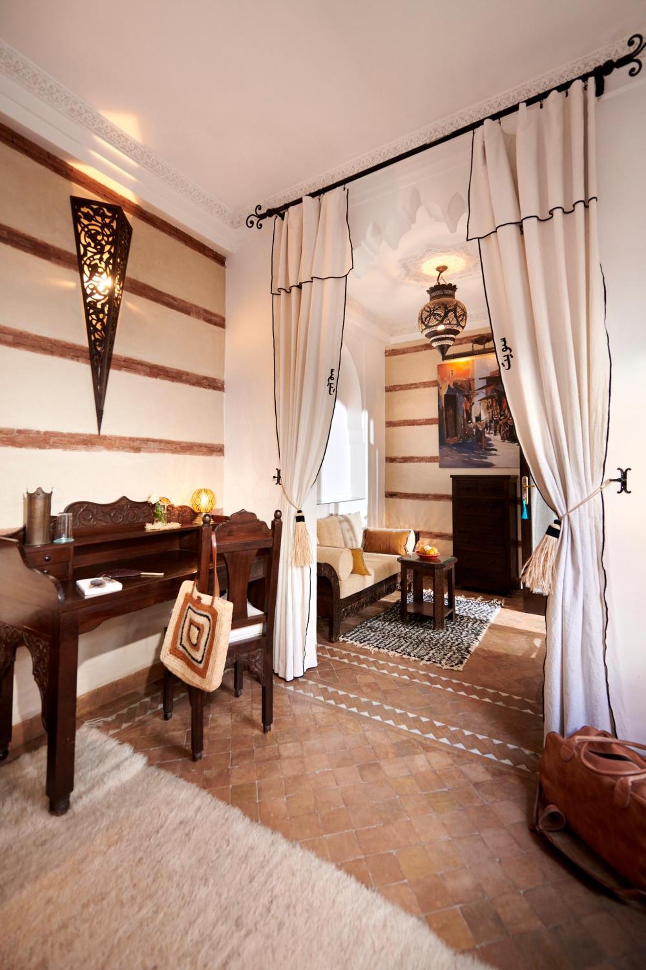 Riad Dar Amanza En Exclusivite Avec 4 Chambres Au Coeur De La Medina マラケシュ エクステリア 写真